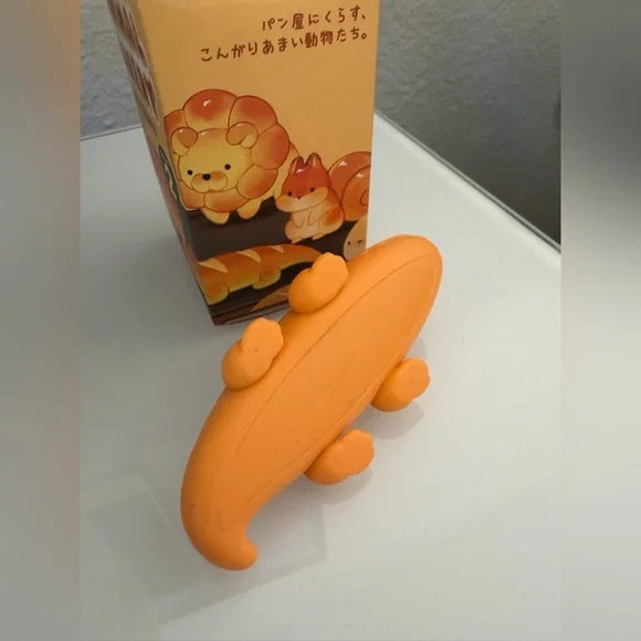 Animal Bakery Blind Box | Alligator mini figure - Picture 2 of 4